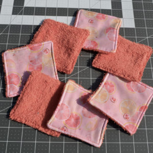 Cousu de fil rose lingettes réutilisables